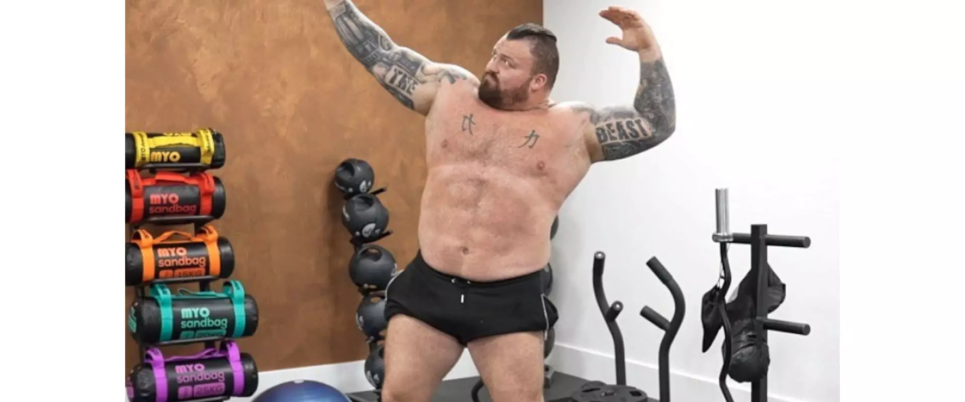 Eddie Hall pose musculation