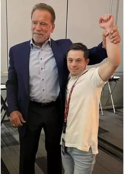 Kyle Landi et Arnold Schwarzenegger