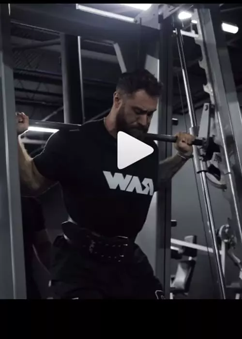 Vidéo Instagram Chris Bumstead - Un entraînement intense pour les jambes