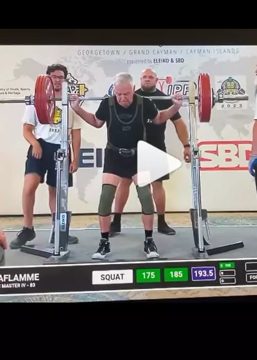 Vidéo John LaFlamme - Powerlifter de 72 ans - Record Squat